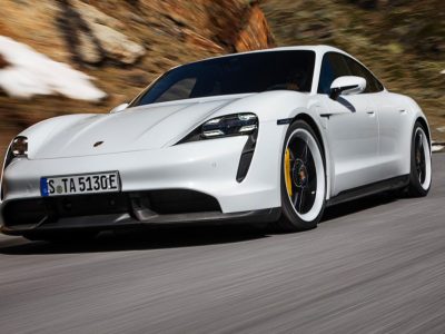 Porsches första elektriska sportbil heter Taycan!