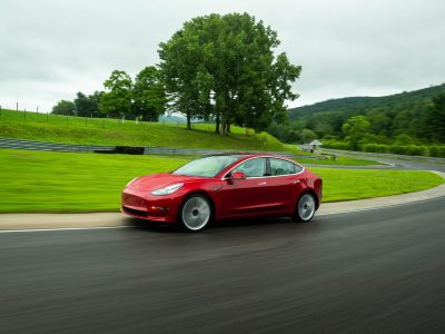 Begagnad Tesla Model 3 – Funderar du på att köpa en Tesla?