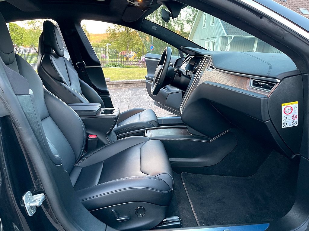 Tesla Model S 100D Premium Panorama EAP MOMS Uttag dec17 CCS