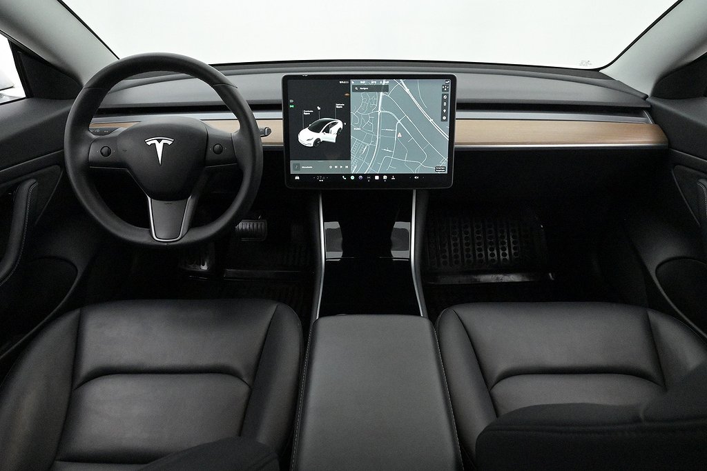 Tesla Model 3 Standard Range Plus Autopilot Pano V-Hjul