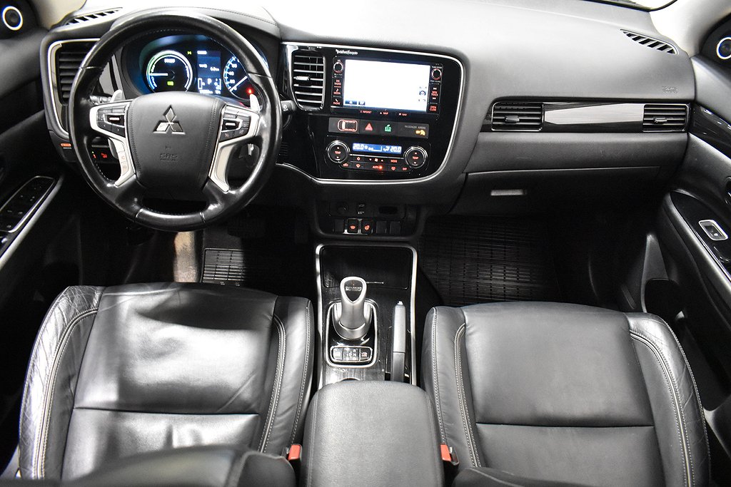 Mitsubishi Outlander PHEV 2.0 Hybrid 4WD CVT 5-Sits 360 kamera Navi Drag 203hk