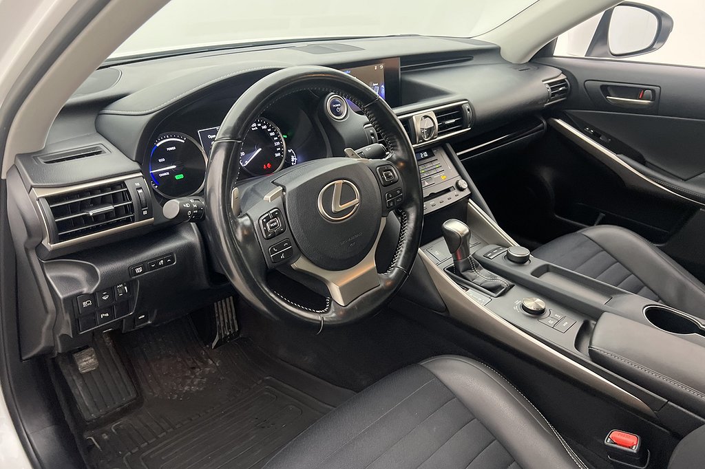 Lexus IS 300h 2.5 CVT 223hk Executive B-Kam Rattvärm Adaptiv