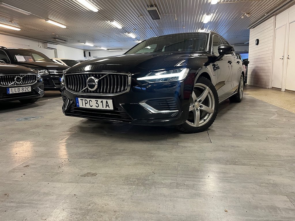 Volvo V60 Recharge T6 AWD Momentum Blis  Drag Navi