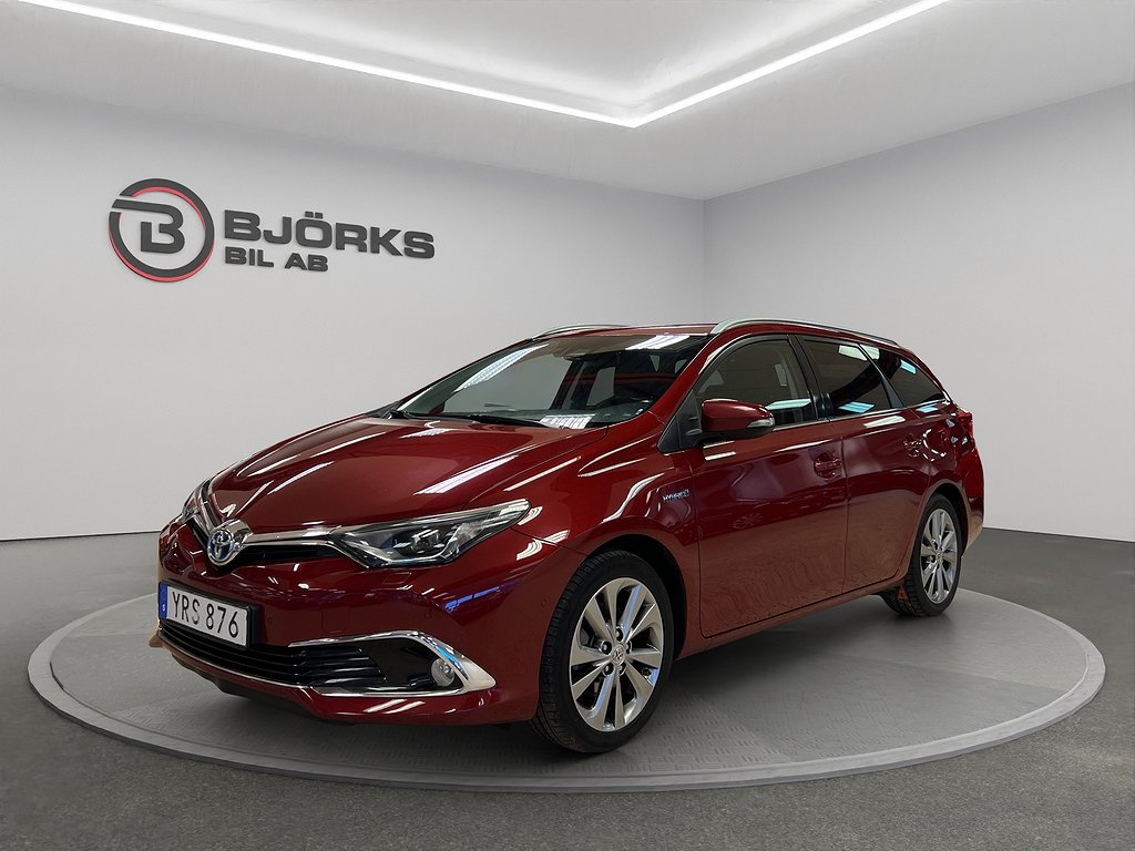 Toyota Auris Touring Sports Hybrid e-CVT Executive GPS 136hk