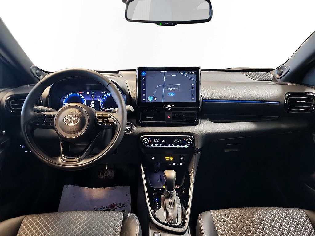 Toyota Yaris 1,5 Hybrid 130 Premiere Edition / Vinterhjul