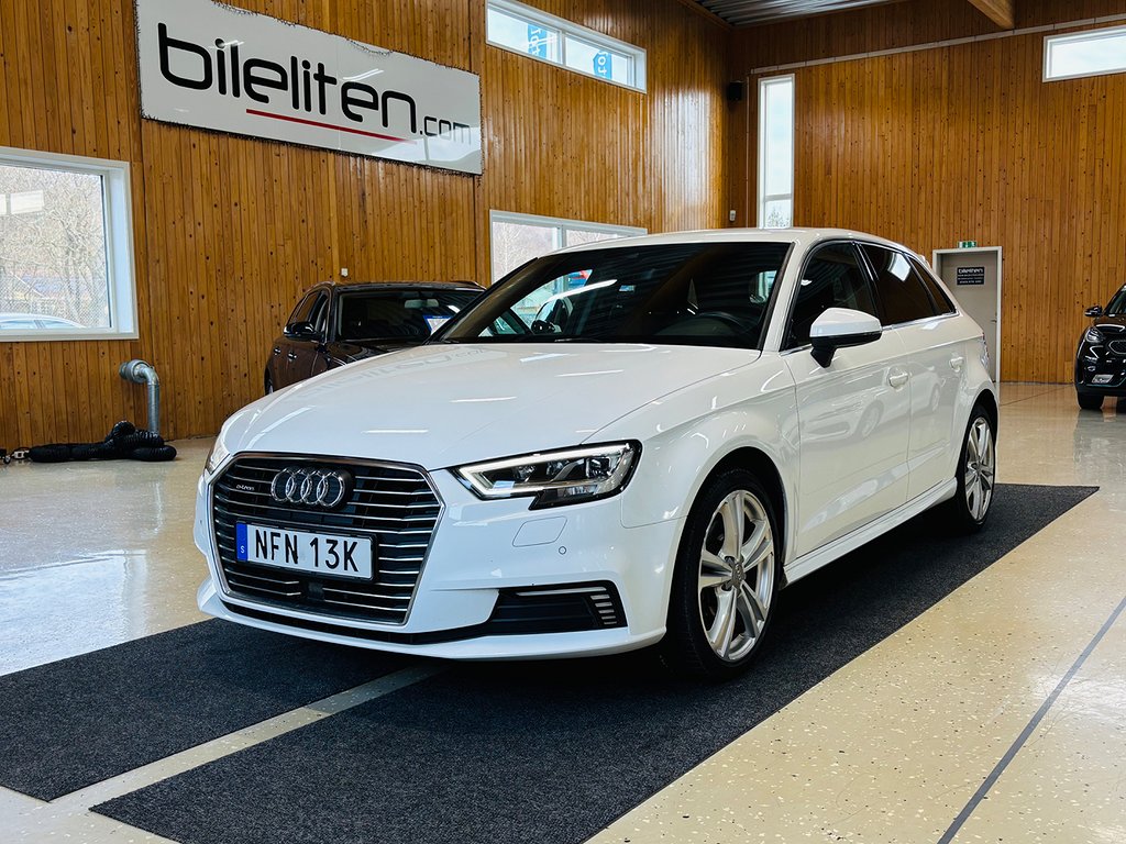 Audi A3 Sportback 40 e-tron S Tronic Dragkrok Bak-Kamera