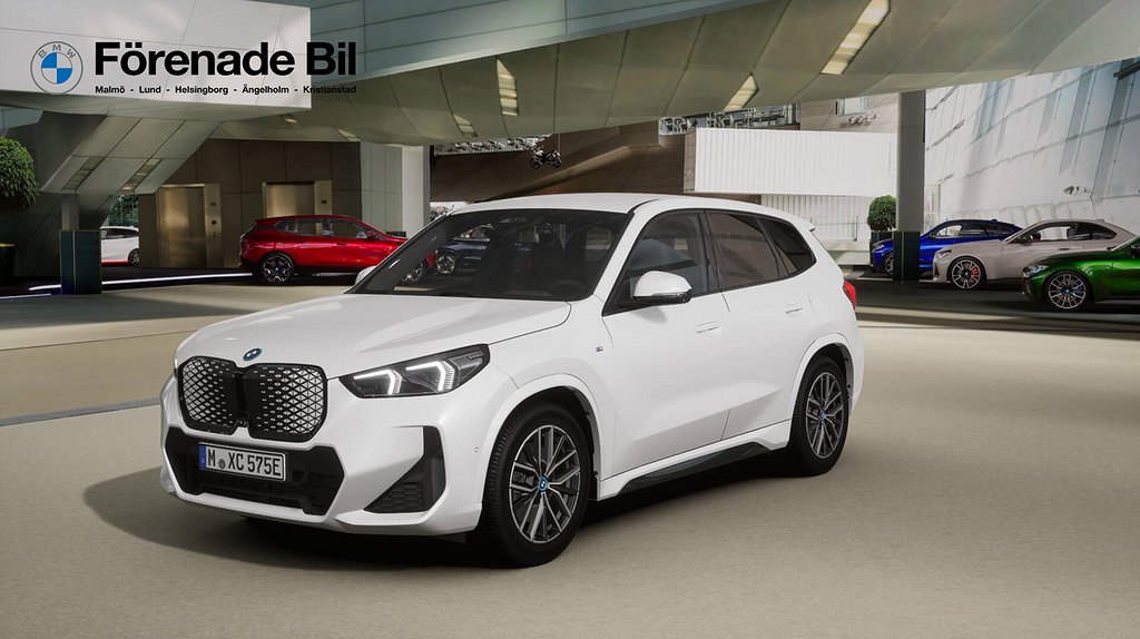 BMW iX1 xDrive30 M-Sport Head-Up Komfort, Adaptiv Farth Drag
