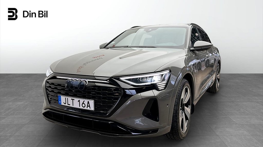 Audi Q8 55 e-tron quattro 408 HK Selection Panorama
