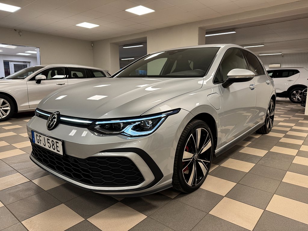 Volkswagen Golf GTE 1.4 TSI DSG Fjärrstyrdbränslev. Drag 245 Hk