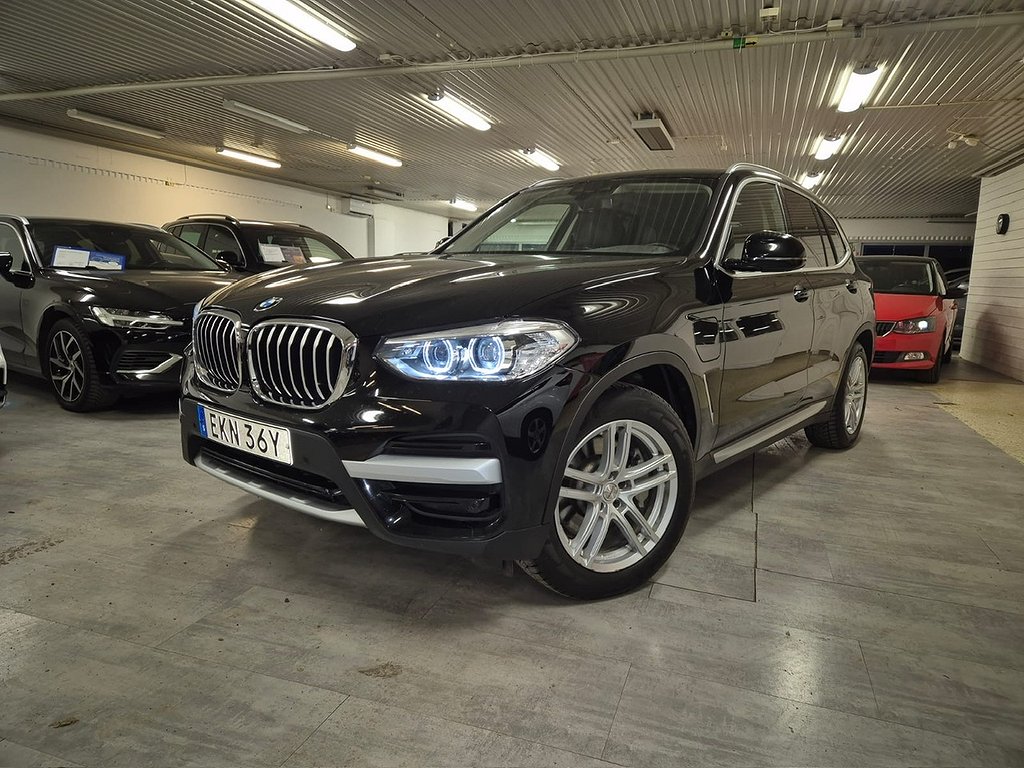 BMW X3 xDrive30e Sport line / Backkamera /Värmare