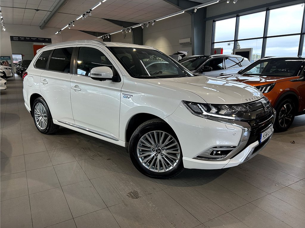 Mitsubishi Outlander Business PHEV 224hk Aut 4WD – B-KAMERA, DRAG