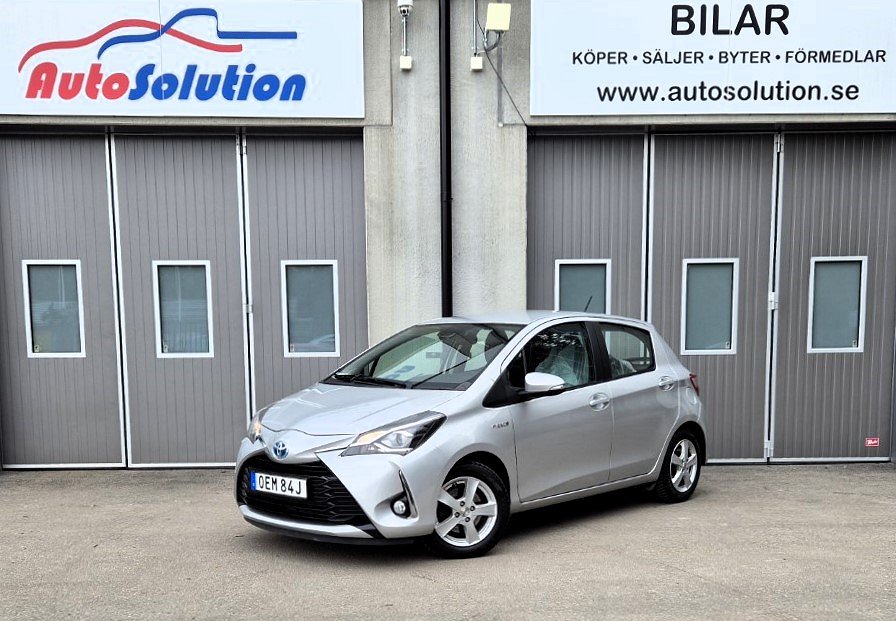 Toyota Yaris Hybrid e-CVT Active V-hjul|B-kamera