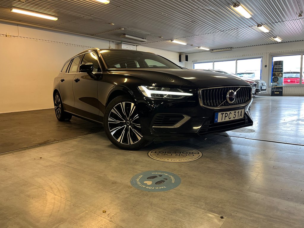 Volvo V60 Recharge T6 AWD Blis Drag Navi Momentum
