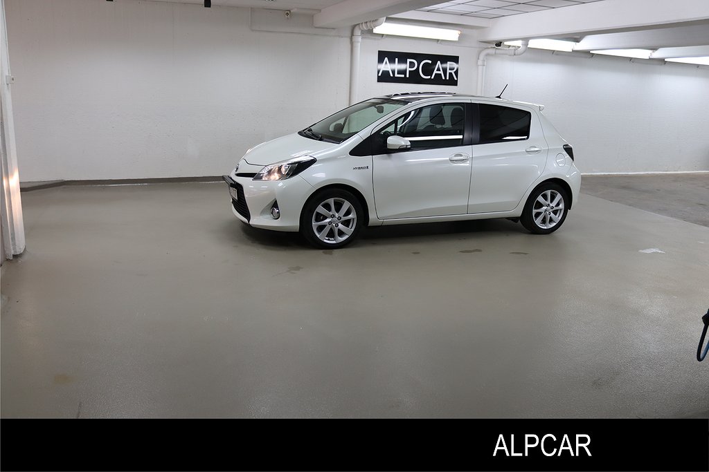 Toyota Yaris HSD STYLE PANORAMA FULLSERVAD S+V-HJUL 1 ÄGARE
