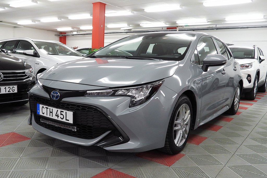 Toyota Corolla Hybrid e-CVT Active SoV Hjul Carplay Nybesiktigad