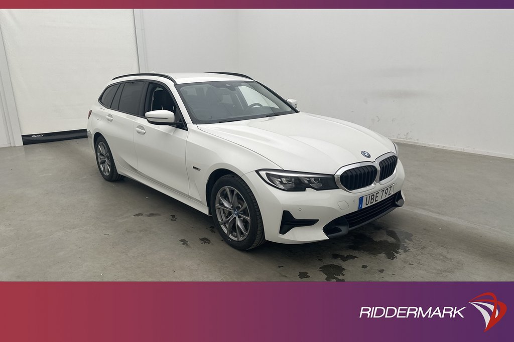 BMW 330e 292hk Sport Line MOMS Navi P-Sensorer Halvskinn