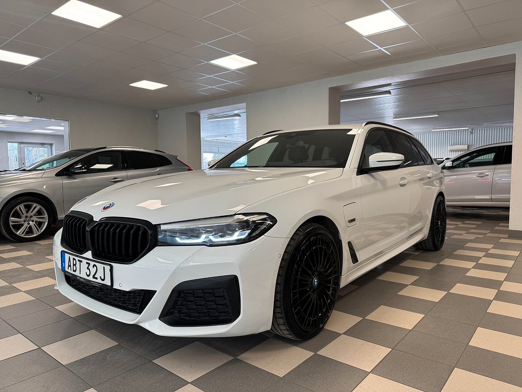 BMW 530e xDrive Touring M Sport 20´´ Alu Navi Drag 292 Hk