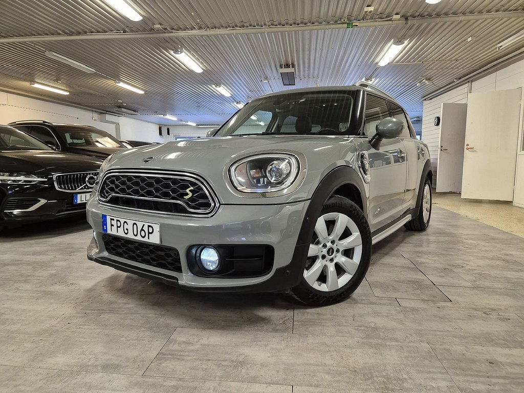 MINI Countryman Cooper SE ALL4 Panoramatak Salt II Navi