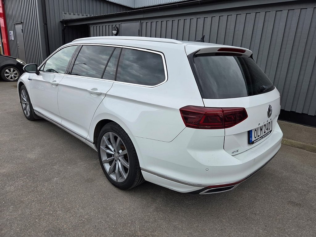 Volkswagen Passat GTE Cockpit Navi Drag Kamera