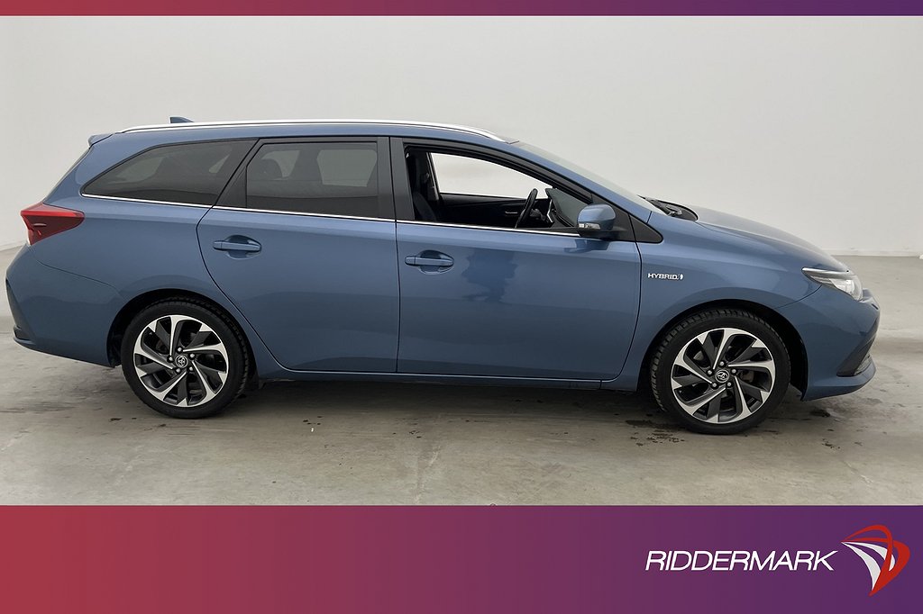 Toyota Auris TS Hybrid e-CVT 136hk Backkamera 360kr Årsskatt