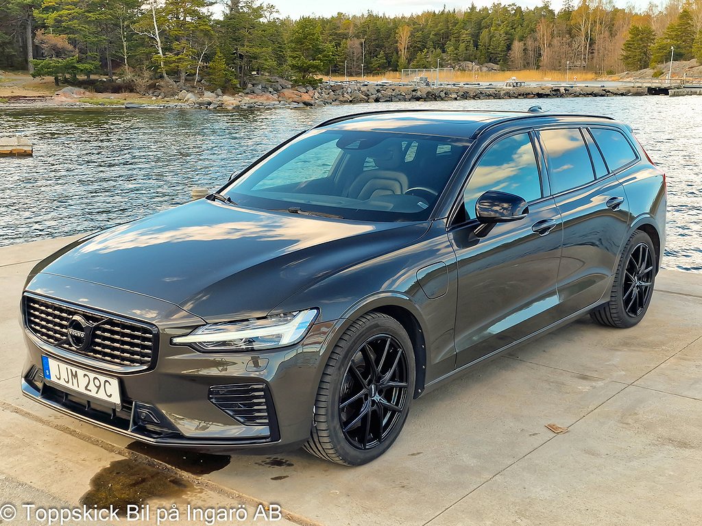 Volvo V60 T6 AWD R-Design H/K-ljud Pano. HUD P-värmare Moms