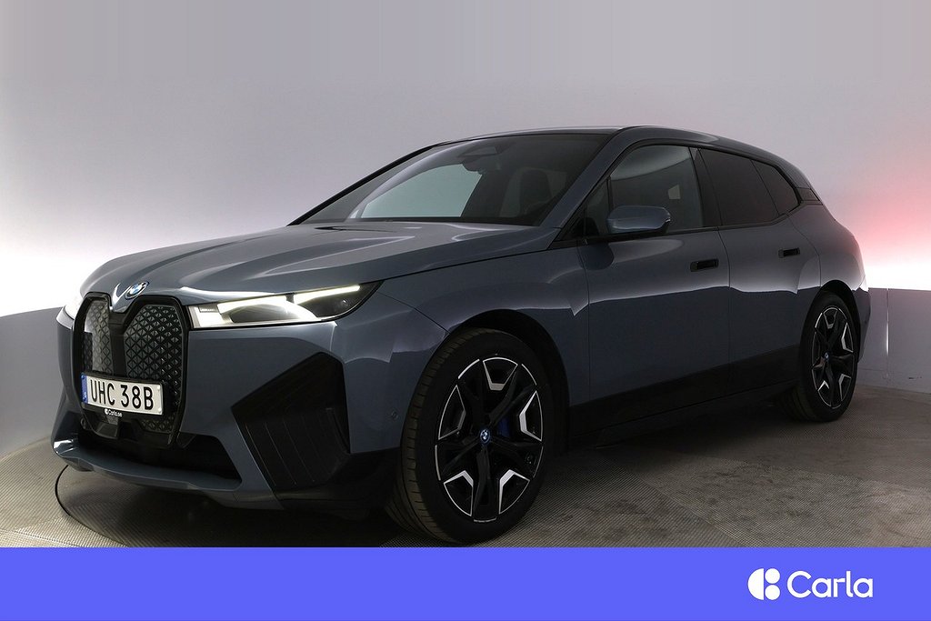 BMW iX xDrive40 Sportline Pano Kamera 22″ Adapfarth V-däck