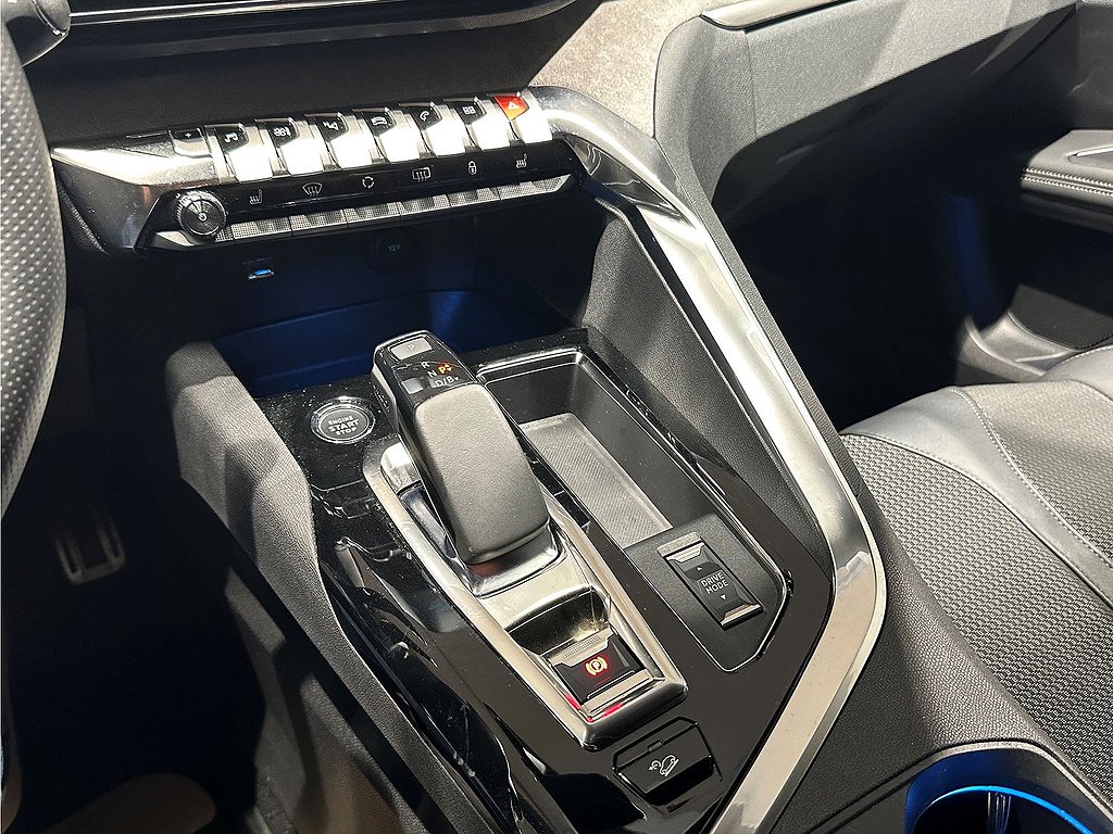 Peugeot 3008 GT Hybrid4 300hk Aut AWD – CARPLAY, NAV