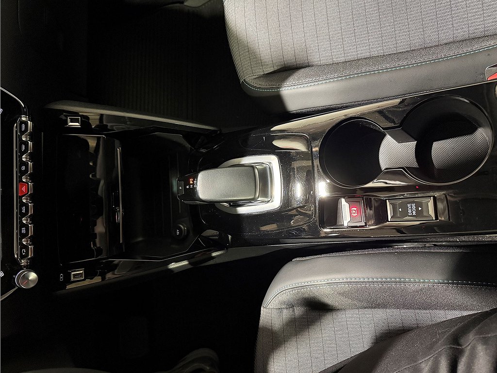 Peugeot E-208 Allure Pack 136hk Aut – BACKKAMERA