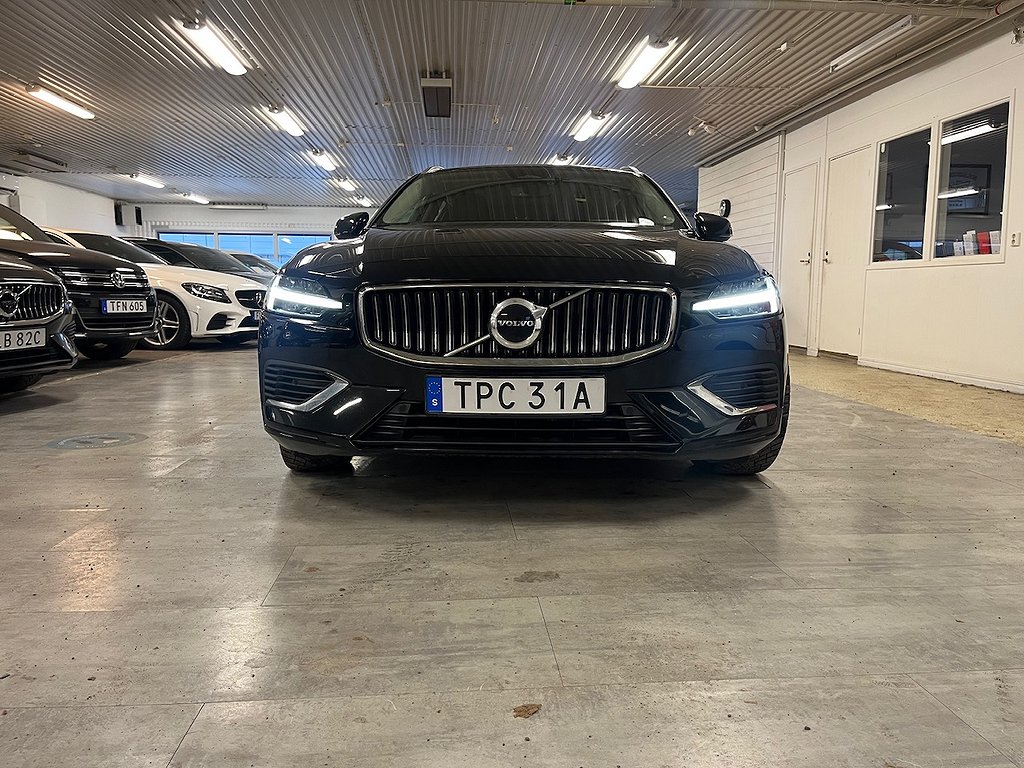 Volvo V60 Recharge T6 AWD Blis Drag Navi Momentum