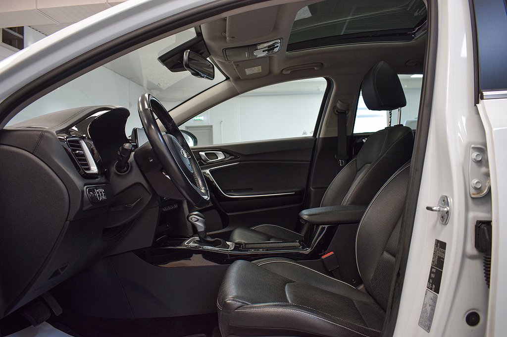 Kia CEED SW Plug-in Advance Plus 2 Glastak Skinn Cockpit