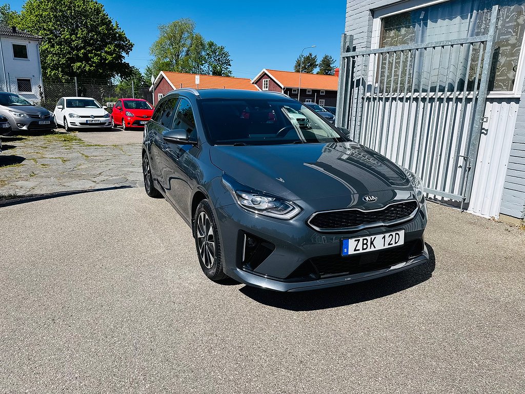 Kia CEED Sportswagon PLUG-IN HYBRID DCT / CARPLAY / 6300Mil