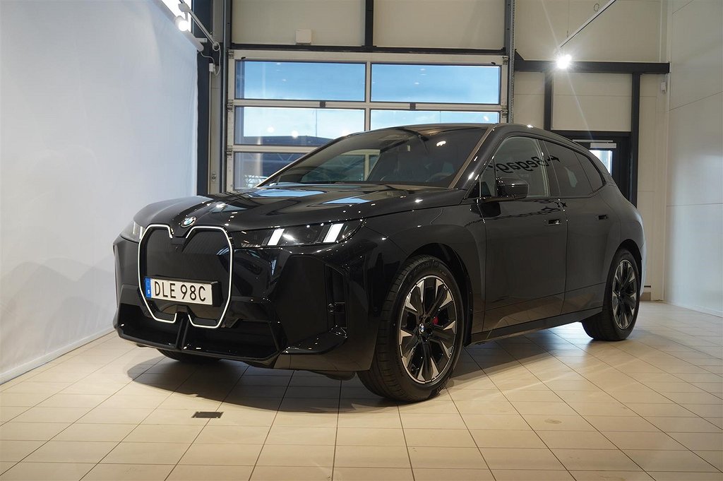 BMW iX xDrive60 M Sport Pro Supercharged Ed Drag DA Pro B W