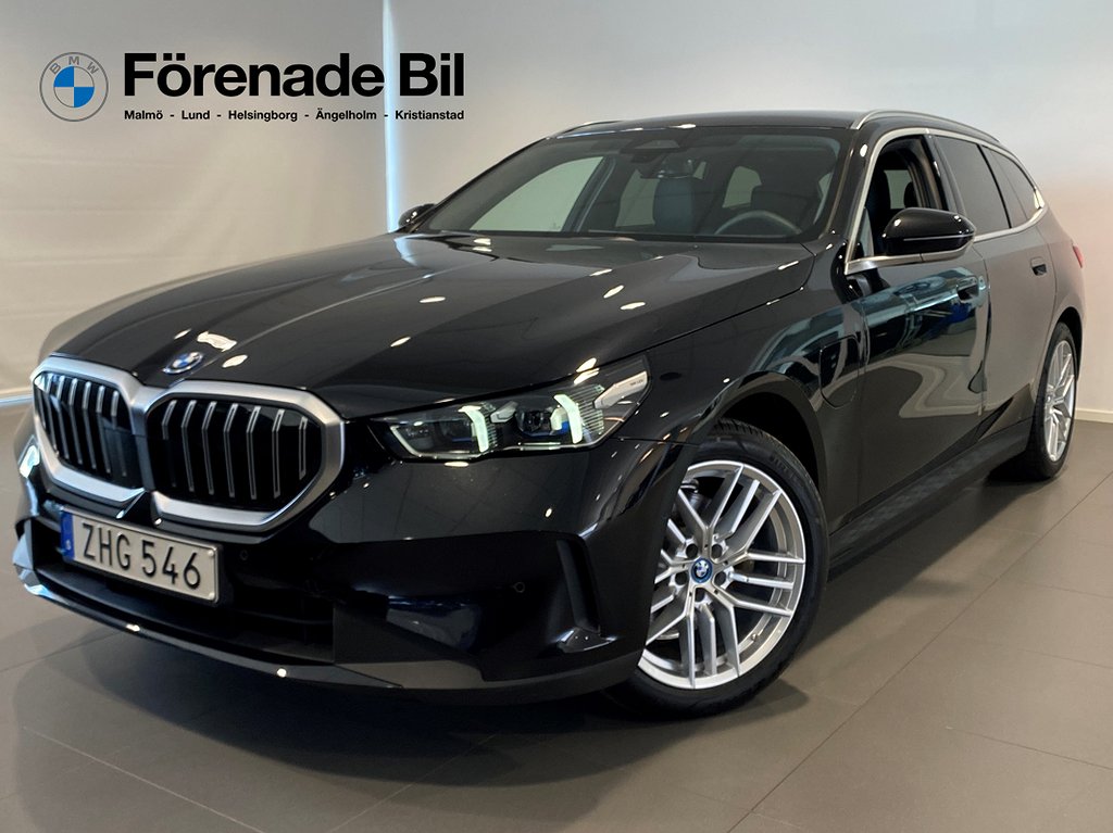 BMW 530e xDrive Touring Active Launch Edition Drag