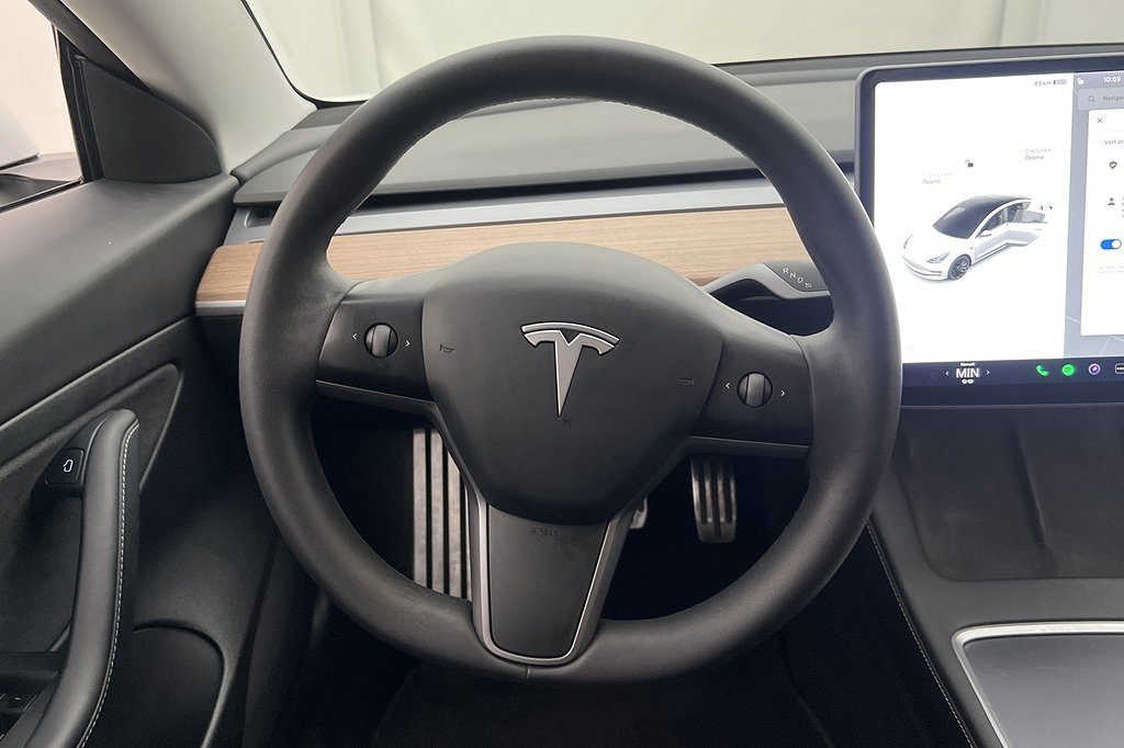 Tesla Model 3 Standard Range Plus Svensksåld AP Dragkrok