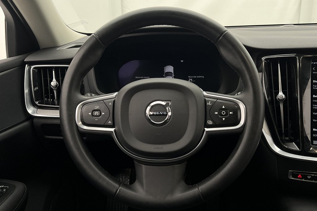 Volvo V60 Recharge T6 AWD Core Bright Kamera Skinn Drag MOMS