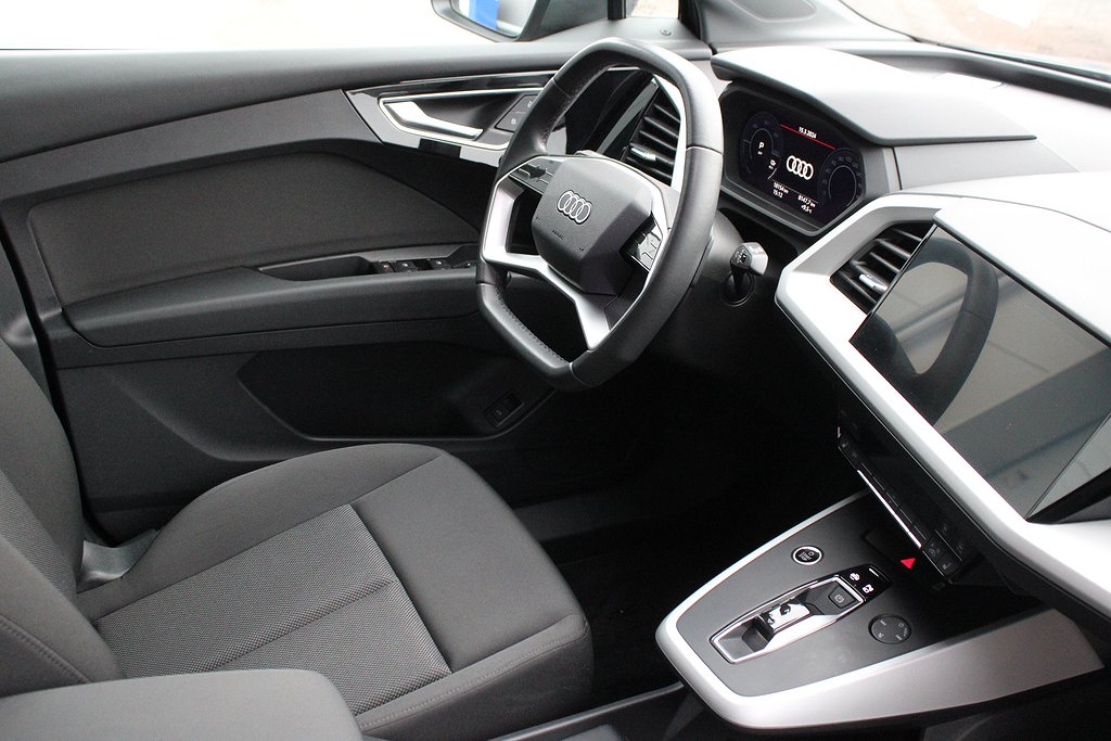 Audi Q4 40 e-tron Adaptiv farth/ Matrix LED/ Komfort nyckel