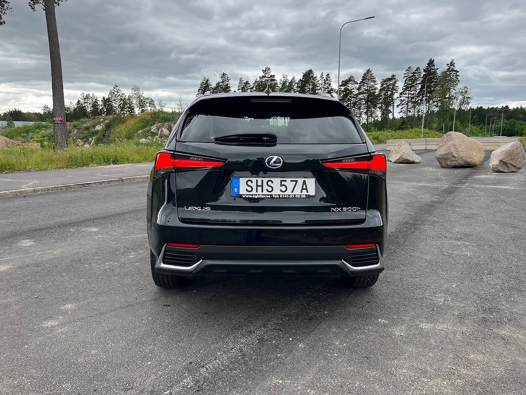 Lexus NX 300h AWD 2.5 AWD E-CVT Executive Premium