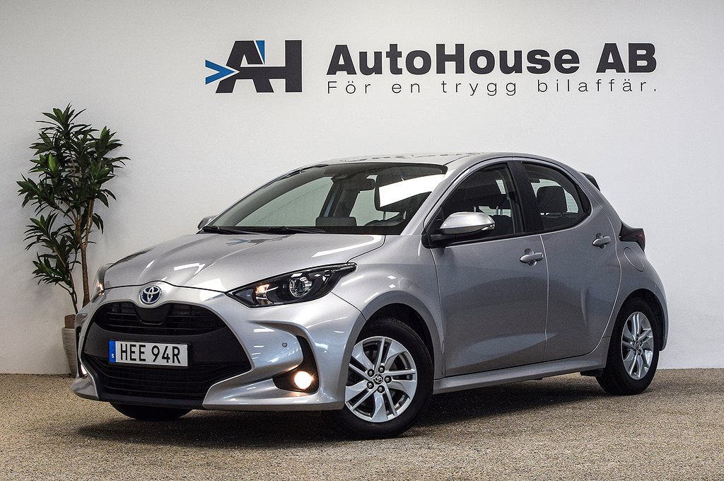 Toyota Yaris Hybrid Active-paket Backkamera Sensorer CarPlay