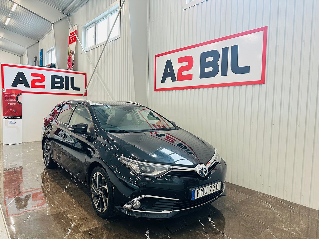 Toyota Auris Touring Sports Hybrid e-CVT Executive Pano