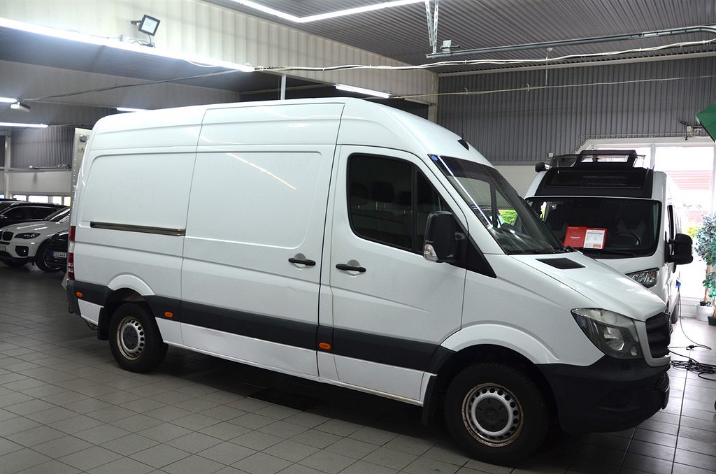 Mercedes-Benz Sprinter H2 316 NGT (156hk) Bakgavellyft