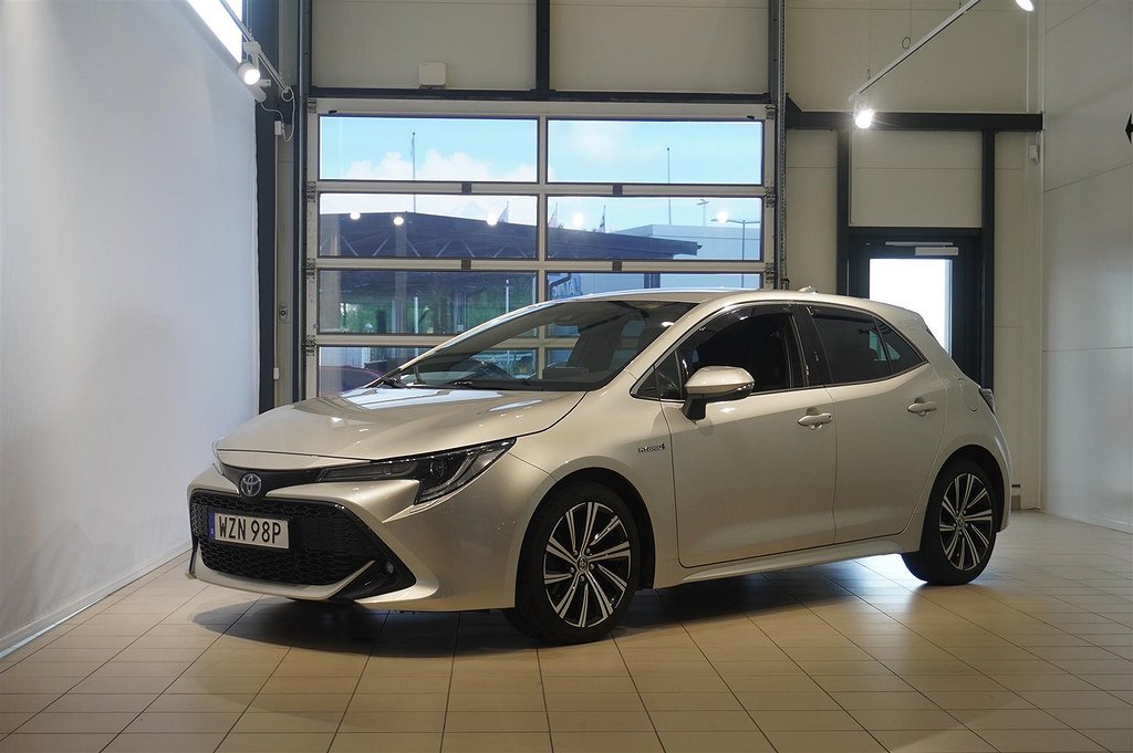 Toyota Corolla 1,95% ränta E-Cvt 184 hk Style Kamera Rattvärme Keyless