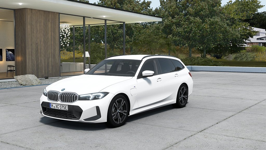 BMW 330e xDrive Touring M Sport Active Ed Drag Rattvärme Tonade Företagsk