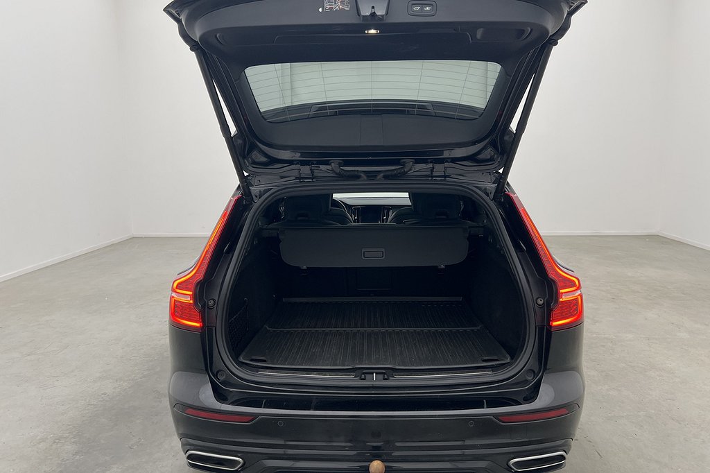 Volvo V60 R-Design VOC Värm Pano Kamera Navi Drag
