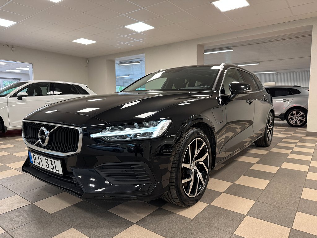Volvo V60 T6 AWD TE Helskinn Panorama B-kamera CarPlay Navi Drag 340 Hk