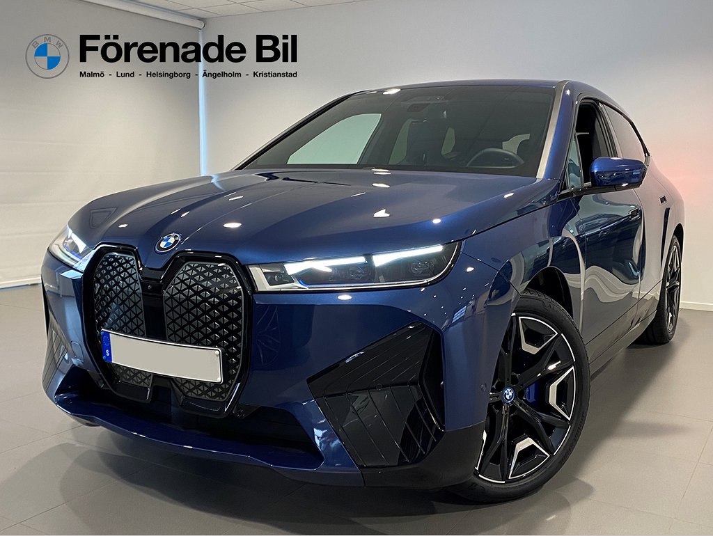 BMW iX xDrive40 Sportpaket H/K Adaptiv Farth. Keyless Drag