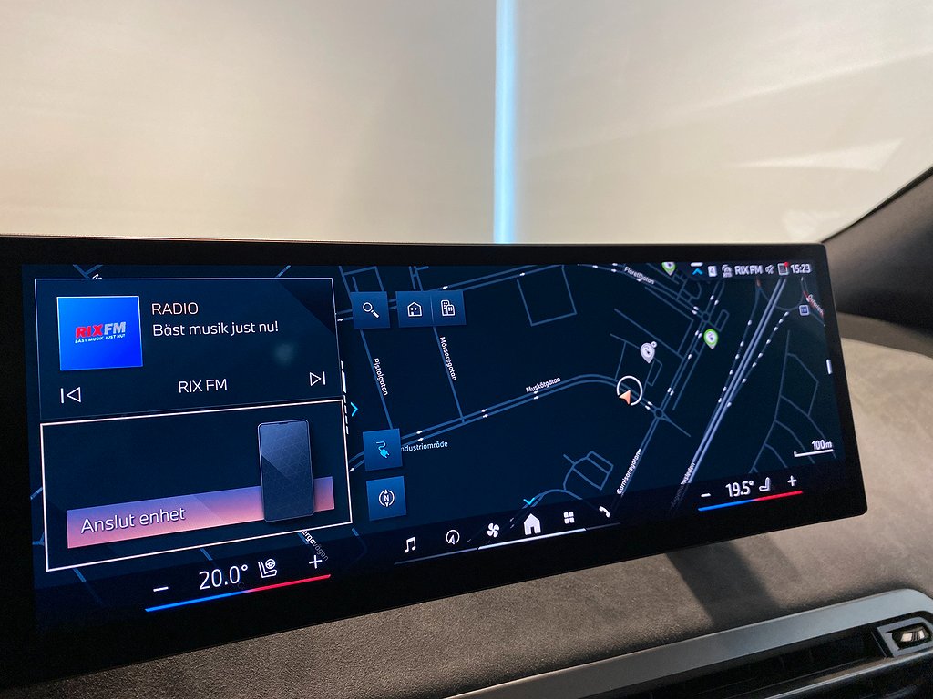 BMW iX xDrive60 Fully Charged M-Sport H/K Drag Fri Service*