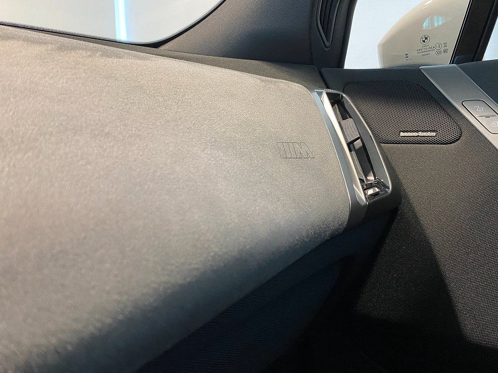 BMW iX xDrive60 Fully Charged M-Sport H/K Drag Fri Service*