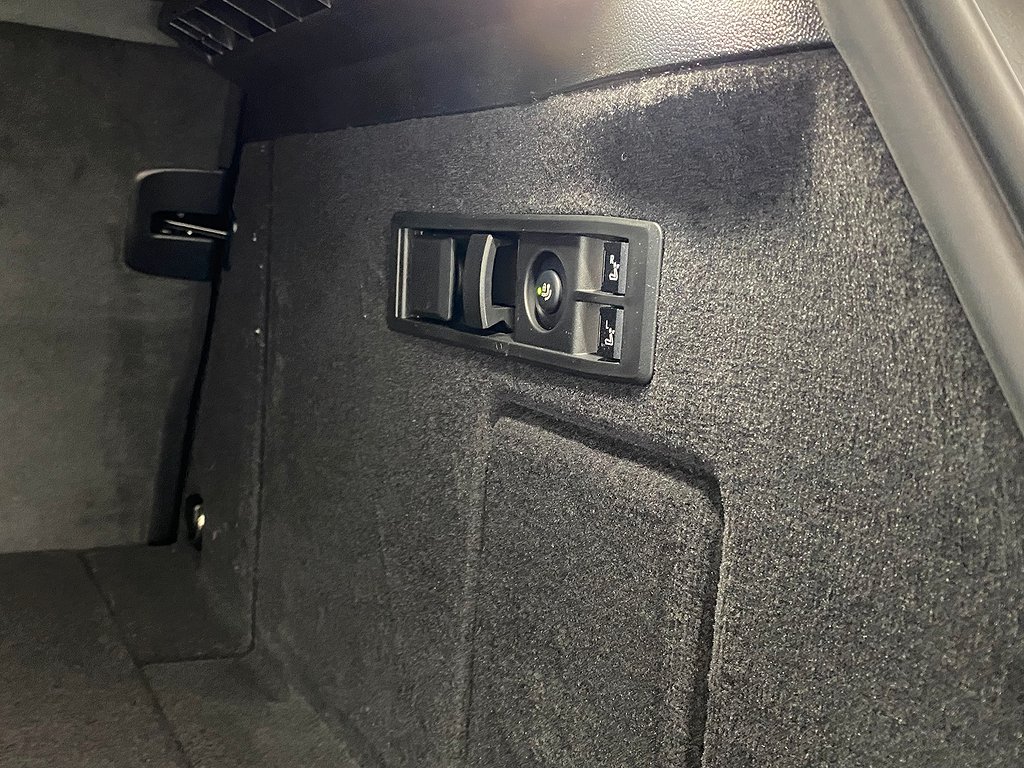 BMW iX xDrive60 Fully Charged M-Sport H/K Drag Fri Service*