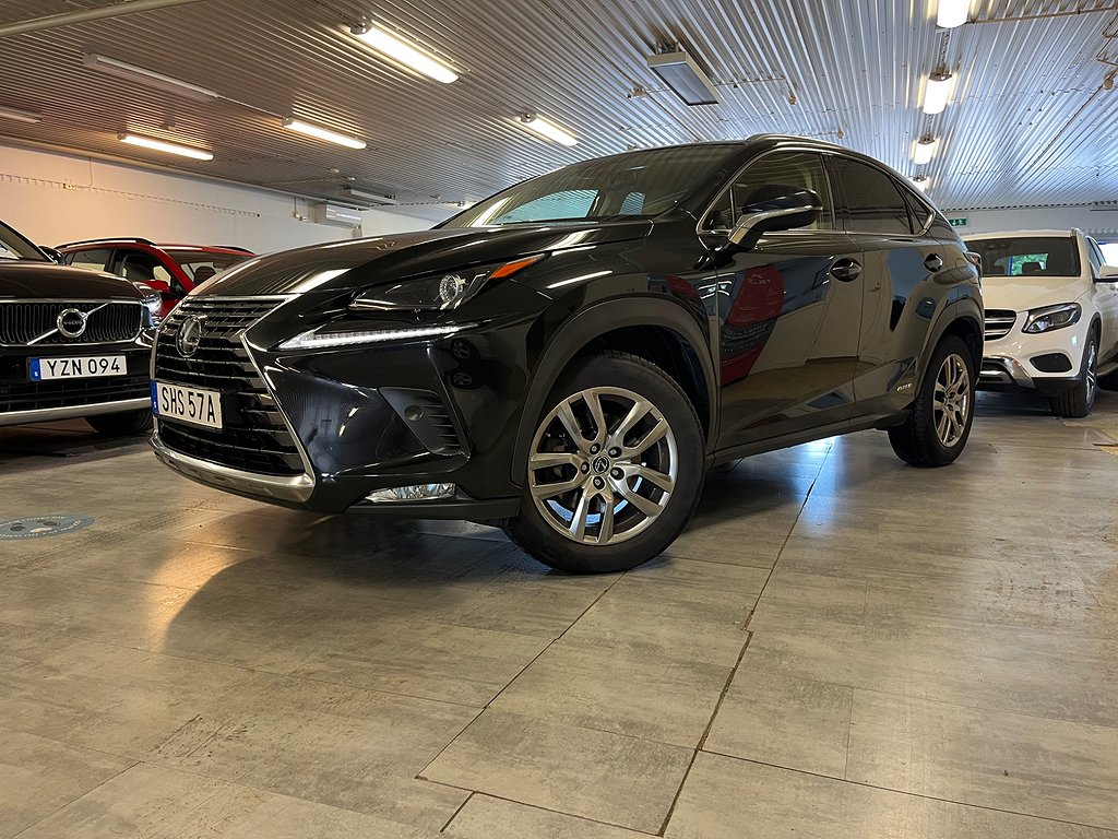 Lexus NX 300h AWD 2.5 AWD E-CVT Executive Premium