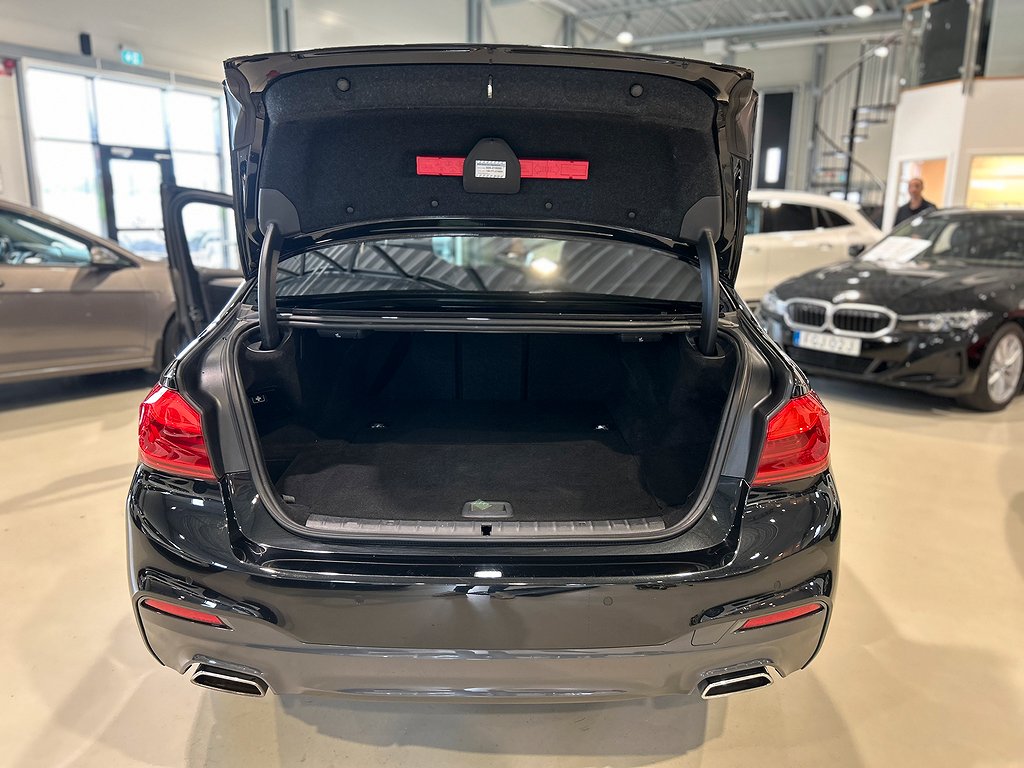 BMW 530e xDrive iPerformance Sedan Steptronic M Sport/Moms